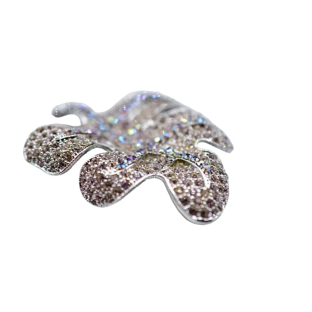 Unbranded gorgeous pin